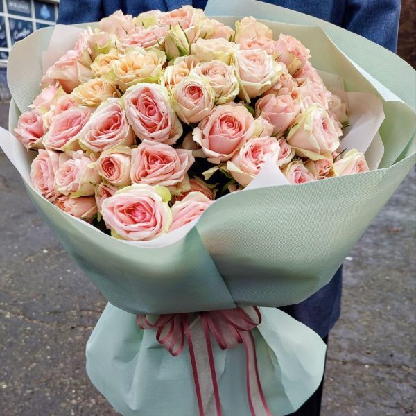 зображення_viber_2024-10-10_16-56-09-151 Букет із кущової троянди Крісті