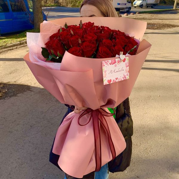Букет із 35 червоних троянд