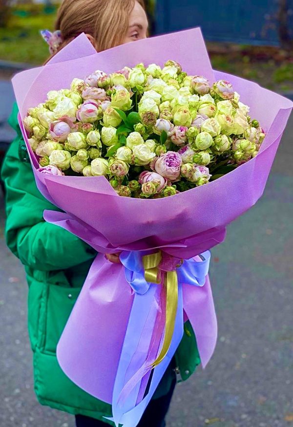 зображення_viber_2024-12-12_12-05-15-242 Букет із кремової кущової троянди Бомбастік