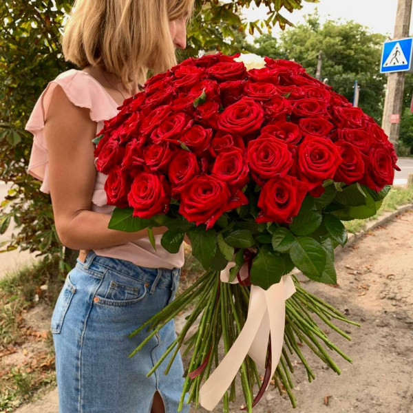 Букет із 51 червоної троянди Red Naomi
