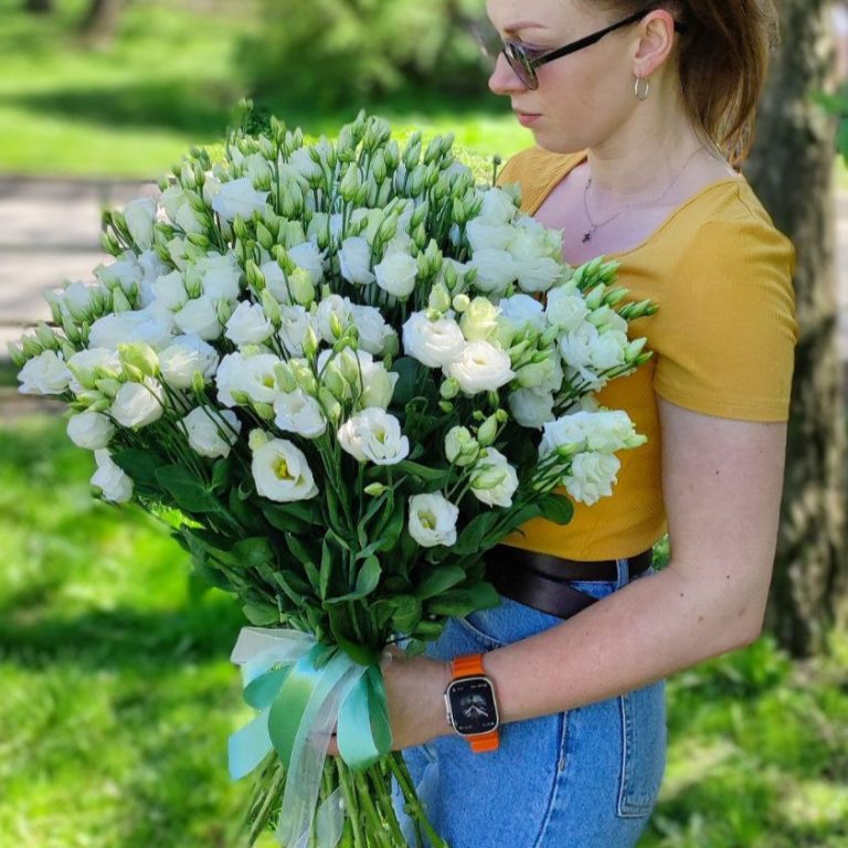 Букет із 35 гілок еустоми