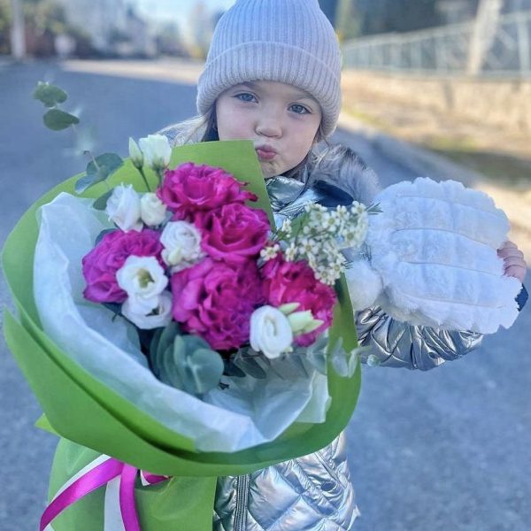 зображення_viber_2024-10-25_12-45-46-605 Букет з квітів "Маленьке щастя"