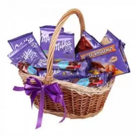 Корзина із солодощів Milka
