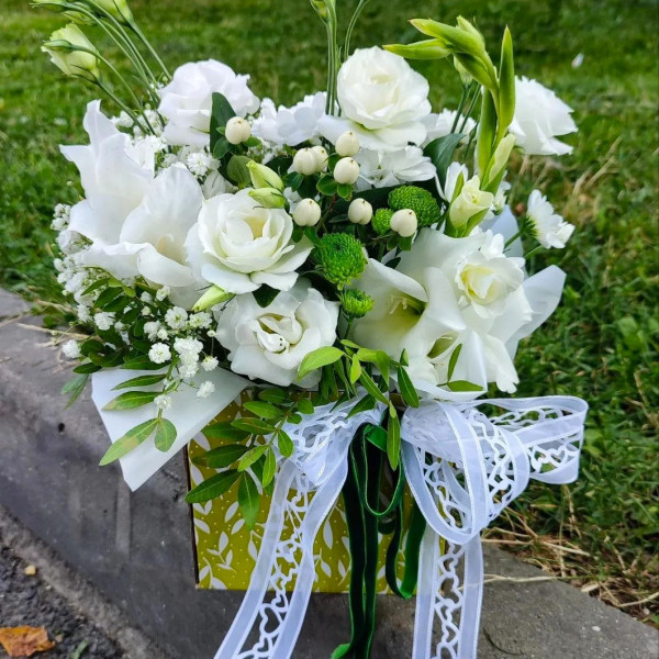 Композиція із квітів "Зефір"