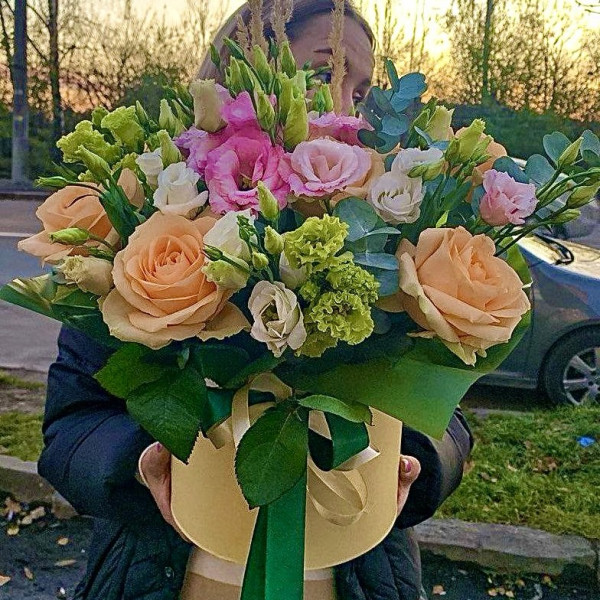 Коробка з квітів "Ніжне сяйво"