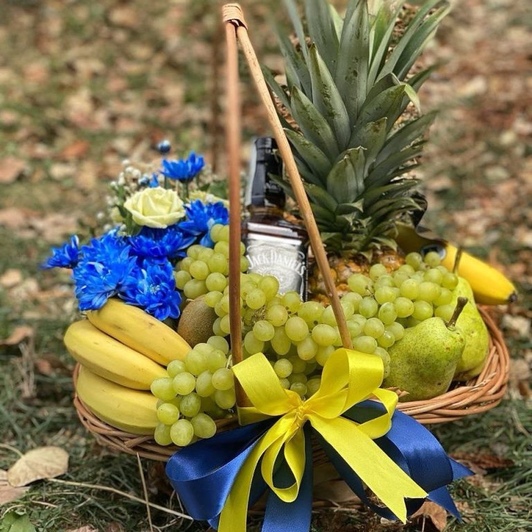 Корзина з фруктами "Аліканте"