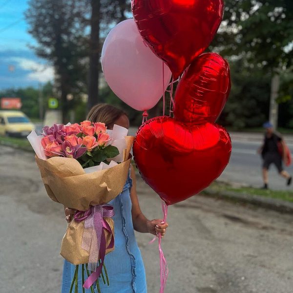 зображення_viber_2025-07-30_14-42-20-971 Набір із букета троянд та 6 гелевих кульок